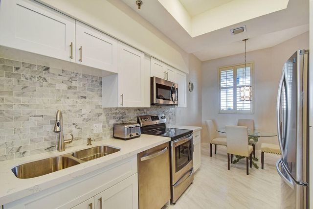 11370 Twelve Oaks Way 614, North Palm Beach, FL 33408