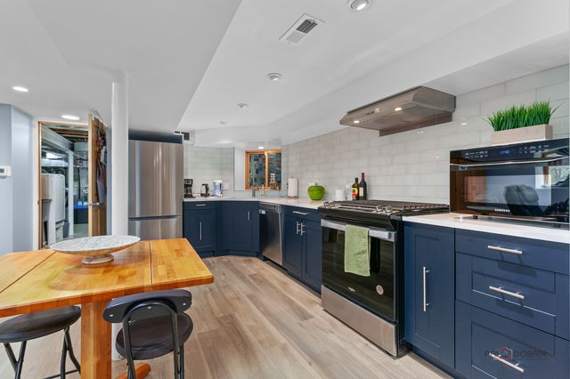 4448 N Tripp Avenue, Chicago, IL 60630