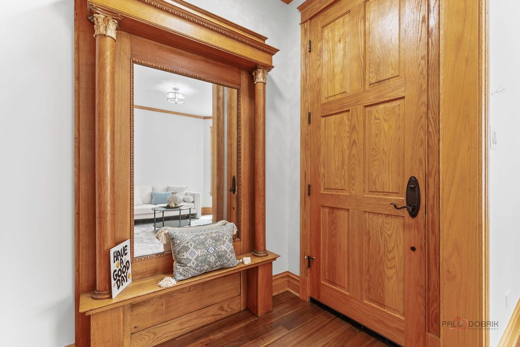 4448 N Tripp Avenue, Chicago, IL 60630 — photo 4