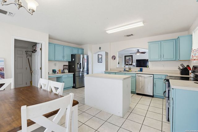 8403 apache, Converse, TX 78109