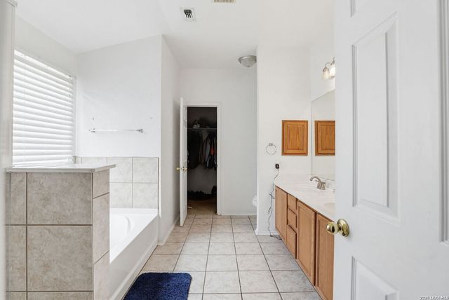 8403 apache, Converse, TX 78109