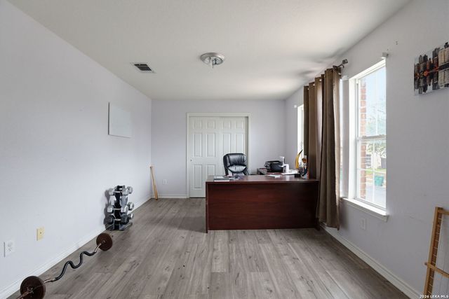 8403 apache, Converse, TX 78109