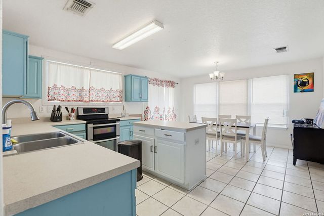 8403 apache, Converse, TX 78109