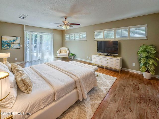 8652 VILLA SAN JOSE Drive E, Jacksonville, FL 32217