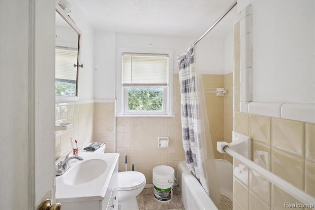 19389 Hoover Street, Detroit, MI 48205