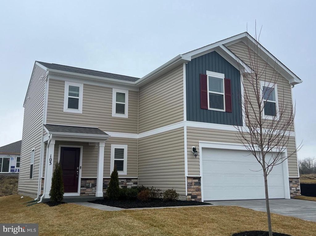 103 DINGES ST, Stephens City, VA 22655