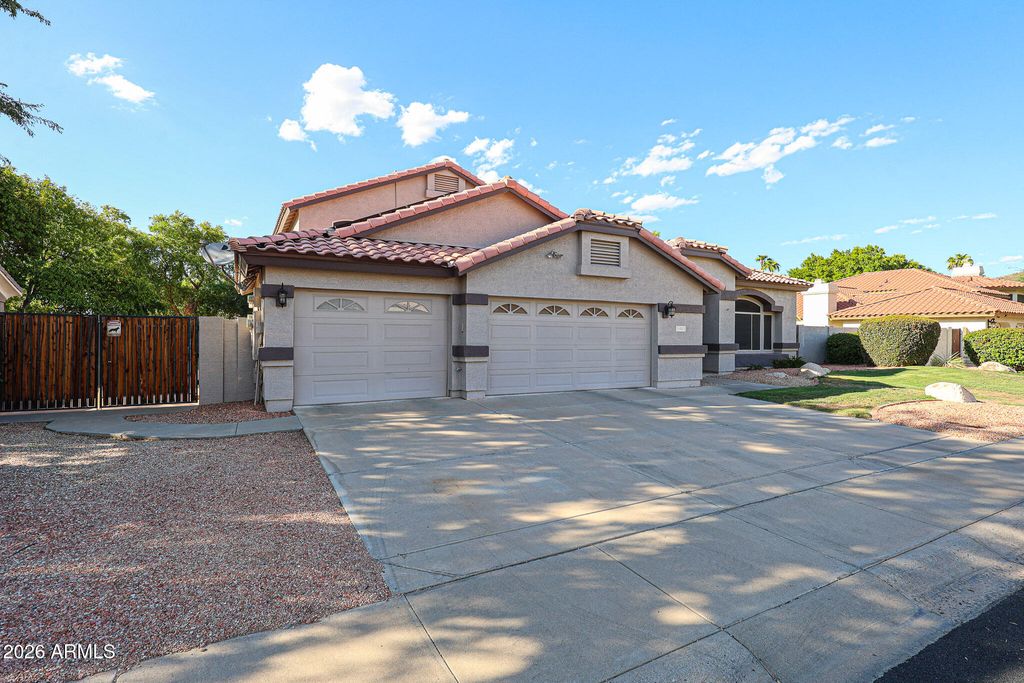 21052 N 61ST Drive, Glendale, AZ 85308 — exterior