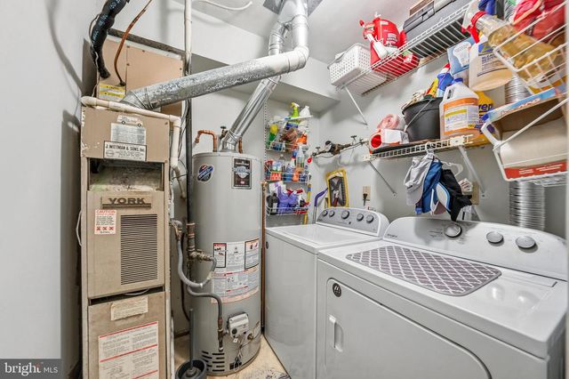 3305-A RAMSBURY CT, Mount Laurel, NJ 08054