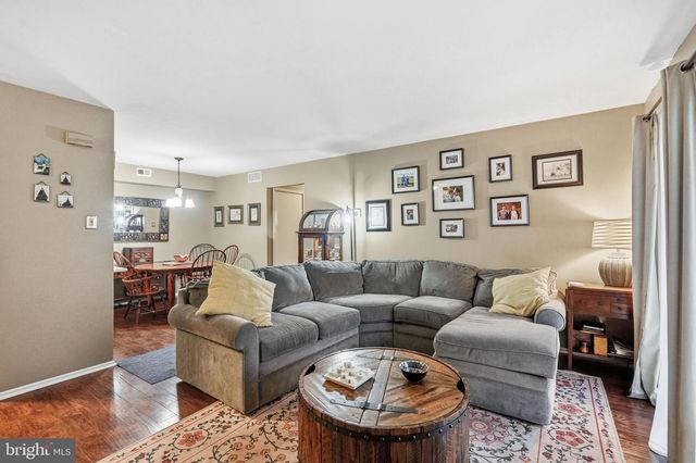 3305-A RAMSBURY CT, Mount Laurel, NJ 08054