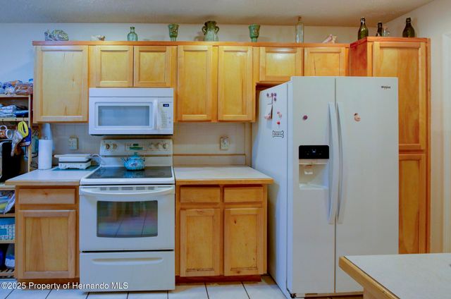 7403 Heather Walk Drive, Weeki Wachee, FL 34613