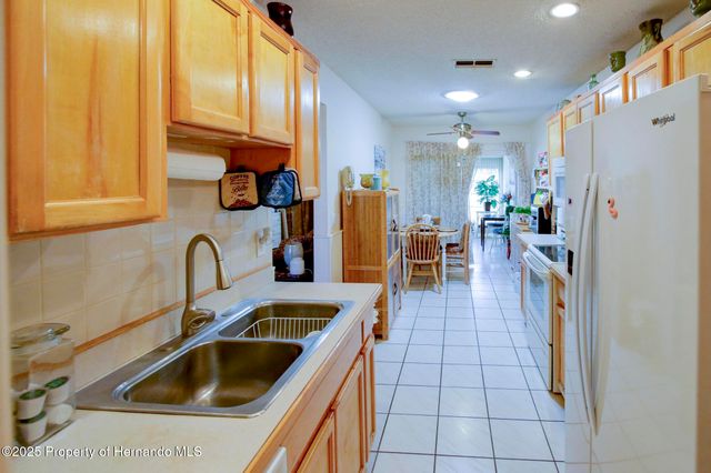 7403 Heather Walk Drive, Weeki Wachee, FL 34613