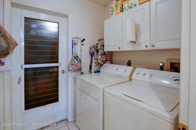 7403 Heather Walk Drive, Weeki Wachee, FL 34613