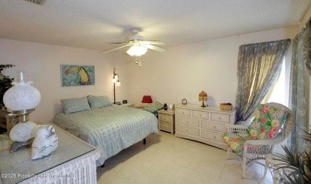 7403 Heather Walk Drive, Weeki Wachee, FL 34613