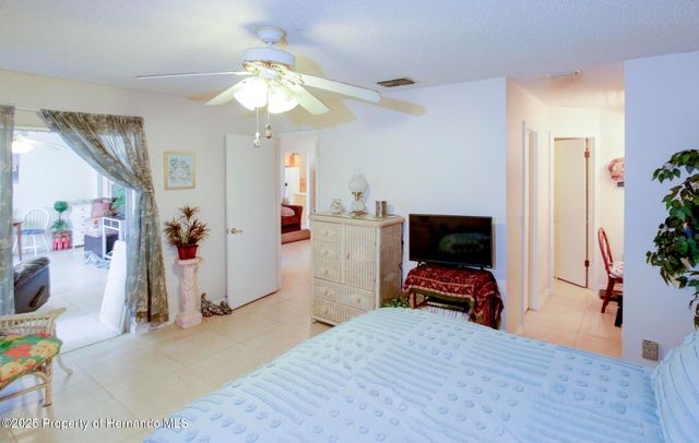 7403 Heather Walk Drive, Weeki Wachee, FL 34613