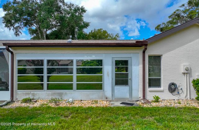7403 Heather Walk Drive, Weeki Wachee, FL 34613