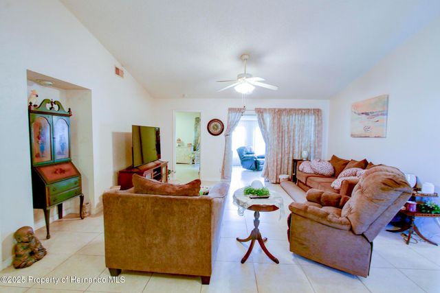7403 Heather Walk Drive, Weeki Wachee, FL 34613