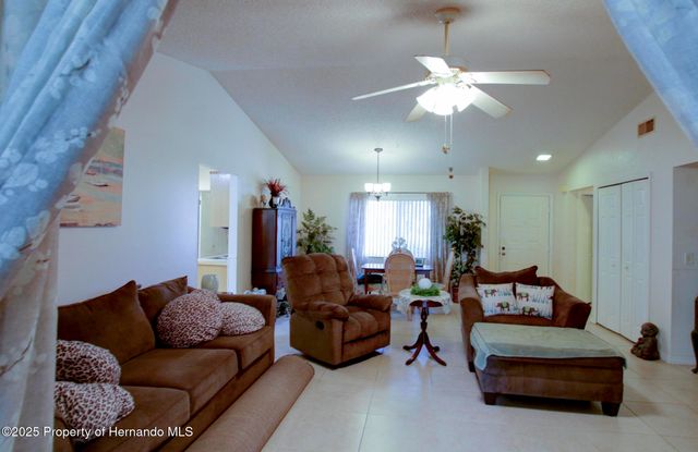 7403 Heather Walk Drive, Weeki Wachee, FL 34613