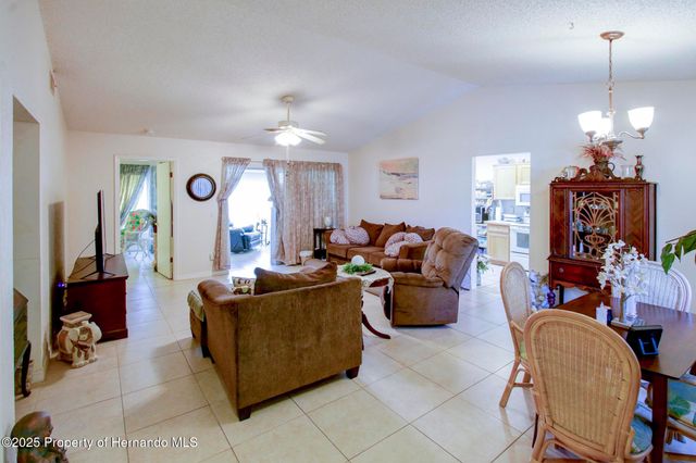 7403 Heather Walk Drive, Weeki Wachee, FL 34613