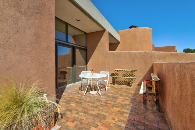 13 TENNIS Court NW, Albuquerque, NM 87120