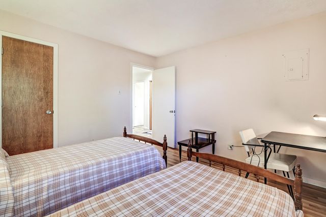 13 TENNIS Court NW, Albuquerque, NM 87120