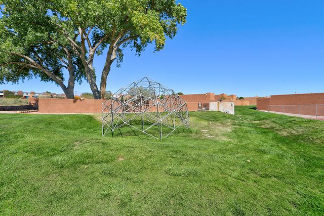 13 TENNIS Court NW, Albuquerque, NM 87120