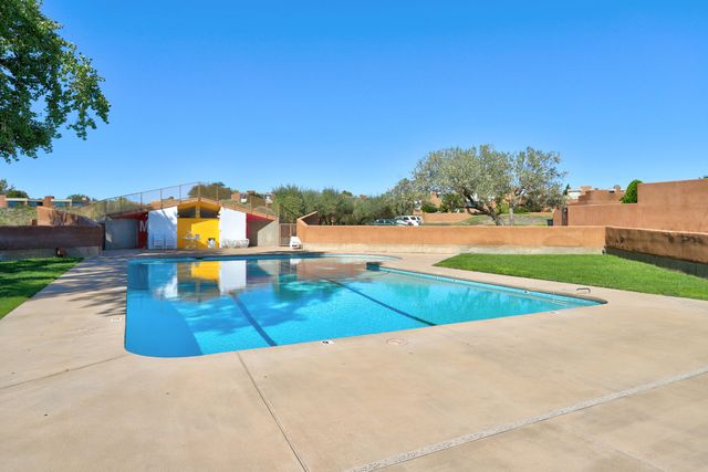 13 TENNIS Court NW, Albuquerque, NM 87120
