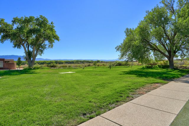 13 TENNIS Court NW, Albuquerque, NM 87120