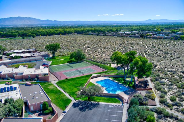 13 TENNIS Court NW, Albuquerque, NM 87120