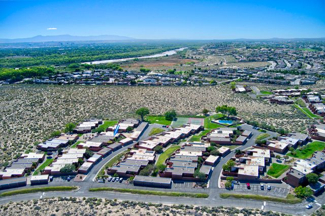 13 TENNIS Court NW, Albuquerque, NM 87120