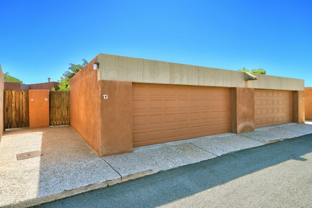 13 TENNIS Court NW, Albuquerque, NM 87120