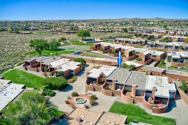 13 TENNIS Court NW, Albuquerque, NM 87120