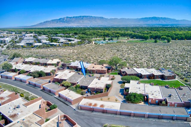 13 TENNIS Court NW, Albuquerque, NM 87120
