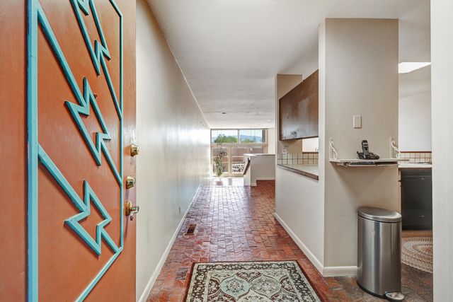 13 TENNIS Court NW, Albuquerque, NM 87120