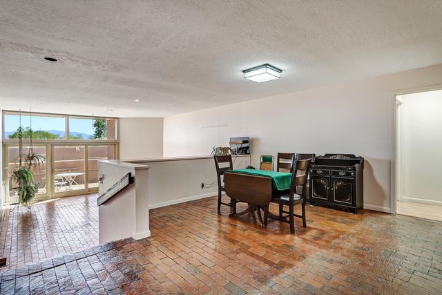 13 TENNIS Court NW, Albuquerque, NM 87120