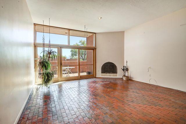 13 TENNIS Court NW, Albuquerque, NM 87120