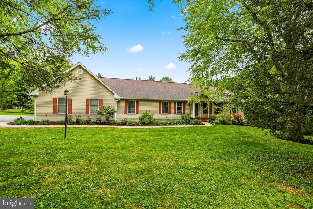 Image 1 of property listing at 904 MAPLEHURST LN, Monkton, MD 21111