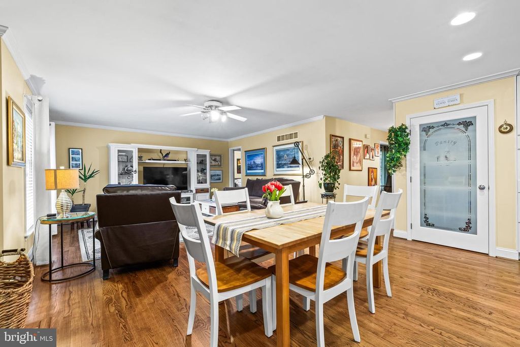 Image 10 of property listing at 904 MAPLEHURST LN, Monkton, MD 21111