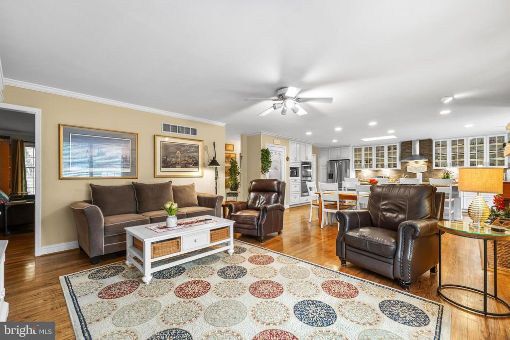 Image 15 of property listing at 904 MAPLEHURST LN, Monkton, MD 21111