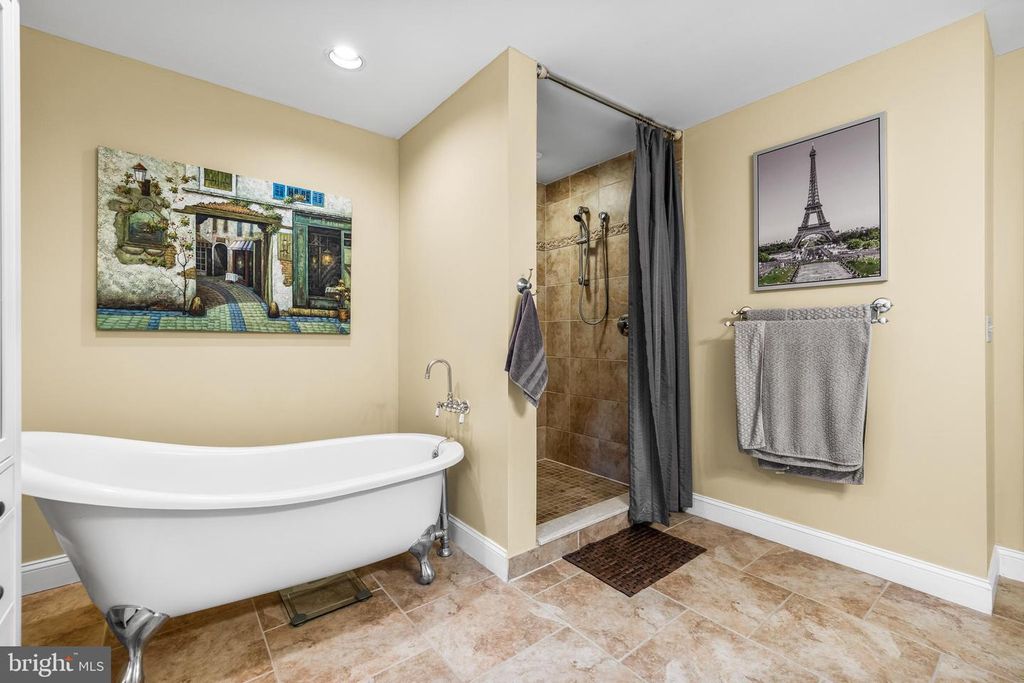 Image 29 of property listing at 904 MAPLEHURST LN, Monkton, MD 21111