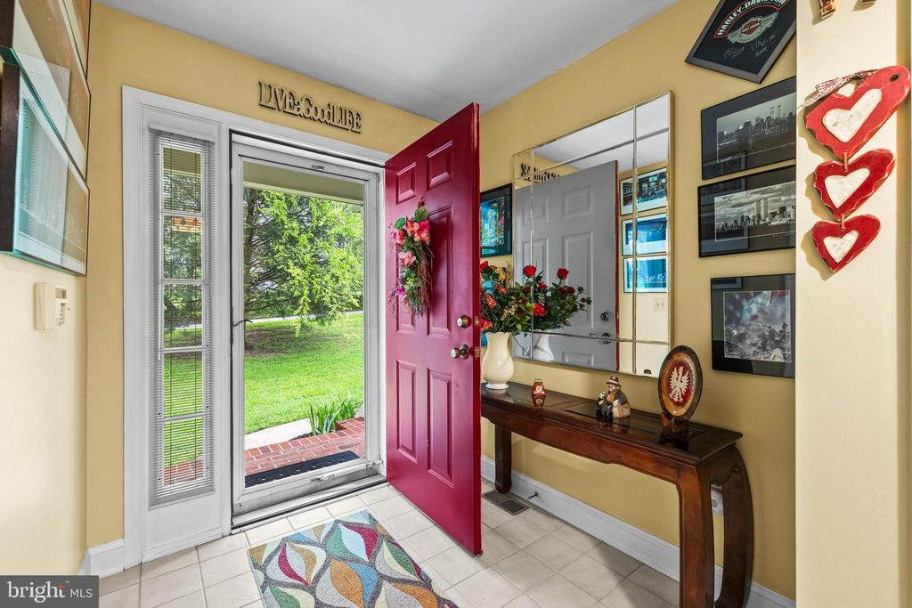 Image 3 of property listing at 904 MAPLEHURST LN, Monkton, MD 21111
