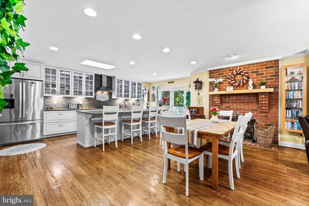 Image 4 of property listing at 904 MAPLEHURST LN, Monkton, MD 21111