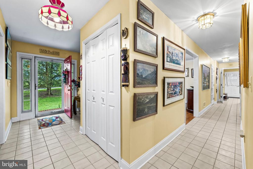Image 7 of property listing at 904 MAPLEHURST LN, Monkton, MD 21111