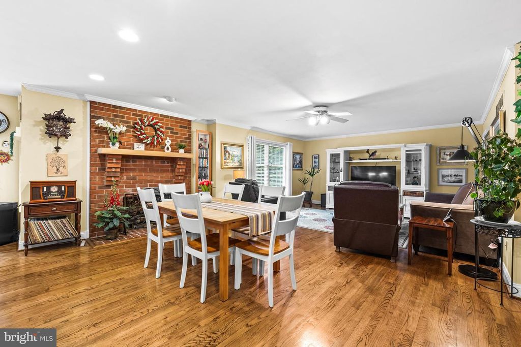 Image 8 of property listing at 904 MAPLEHURST LN, Monkton, MD 21111