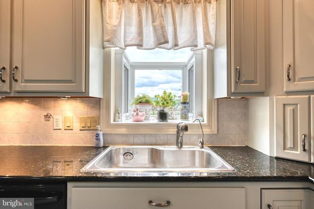 15 LAURA CT, Reading, PA 19608
