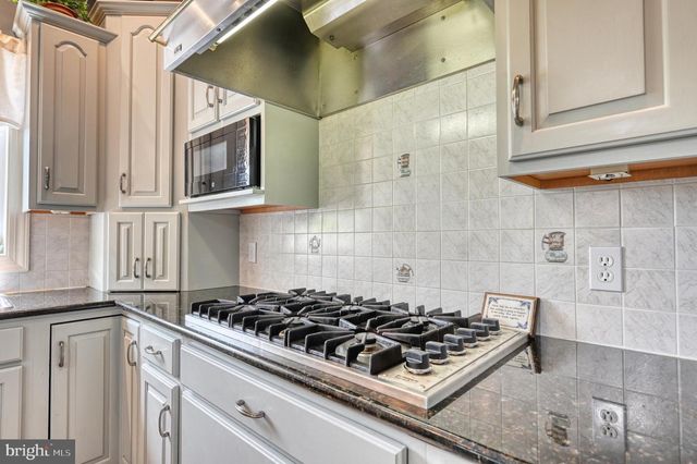 15 LAURA CT, Reading, PA 19608