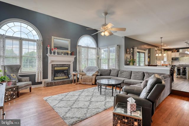 15 LAURA CT, Reading, PA 19608