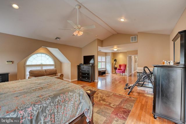15 LAURA CT, Reading, PA 19608