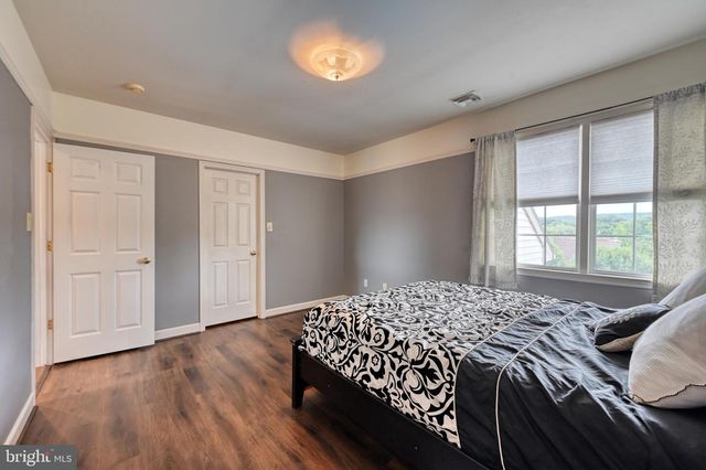 15 LAURA CT, Reading, PA 19608