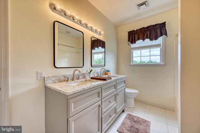 15 LAURA CT, Reading, PA 19608