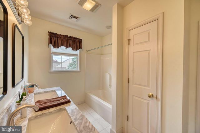 15 LAURA CT, Reading, PA 19608